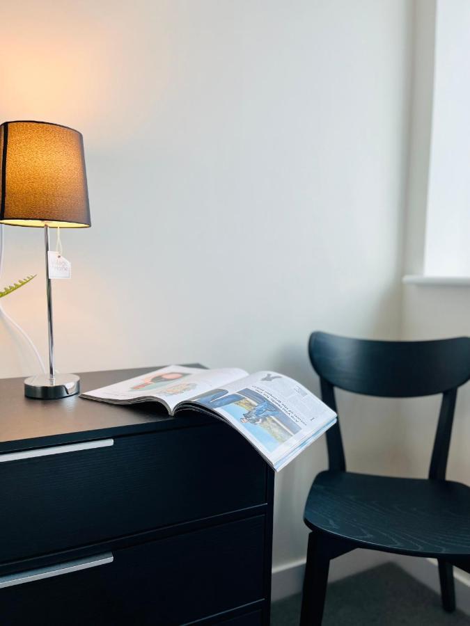 Апартаменты Fabulous One Bedroom Near Old Trafford Stadium Манчестер